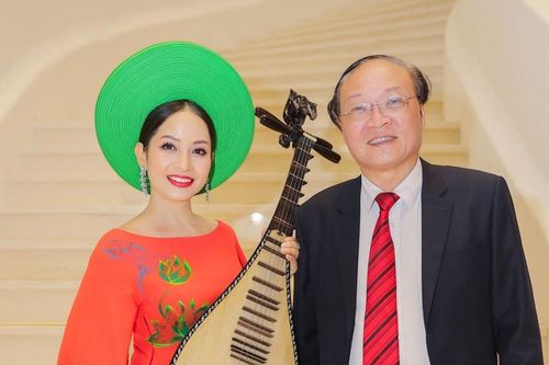 Diệu Thảo tiết lộ cái bắt tay đặc biệt với NSND Ngọc Khôi
