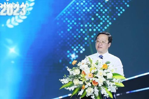 Các em cần tiếp tục nỗ lực hết mình, biết khát vọng và gieo mầm khát vọng (*)