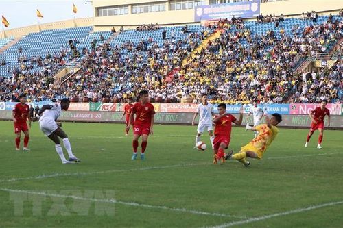 Thép Xanh Nam Định chiến thắng áp đảo trước Hồng Lĩnh Hà Tĩnh