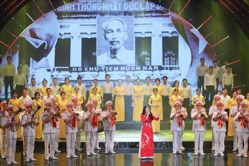 Ấn tượng chương trình nghệ thuật đặc biệt 'Giai điệu Tổ quốc'