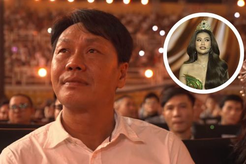 Bố hoa hậu Thiên Ân rơm rớm nước mắt trước màn final-walk của con gái