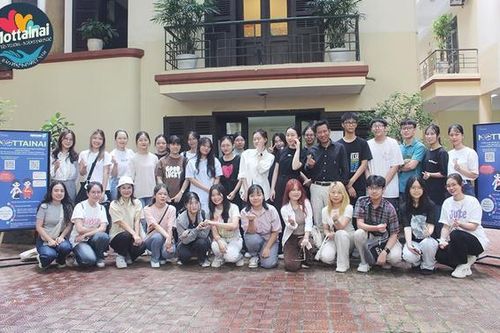 Gần 80 bạn ứng tuyển tình nguyện viên Mottainai 2023 dự phỏng vấn trực tiếp và tham gia phân loại đồ