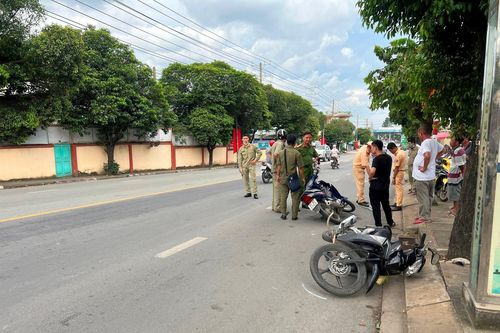 Hai xe máy đấu đầu, 3 người thương vong