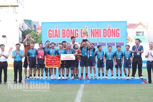 Chung kết và trao thưởng Giải bóng đá nhi đồng Cúp PT-TH tỉnh Ninh Bình năm 2023