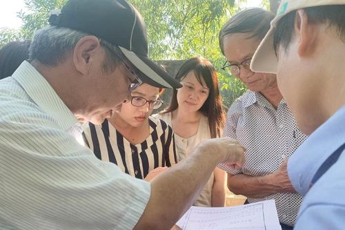 Theo dấu 'Cống Thảo Viên tập'