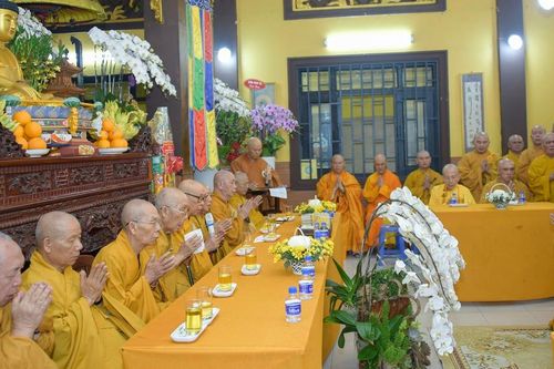 Ban Trị sự Phật giáo Q.4 tổ chức lễ tạ pháp an cư tại chùa Long Bửu