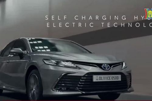 Toyota Camry dẫn đầu doanh số sedan cỡ D tháng 7