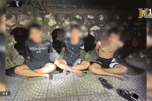 Bắt giữ nhóm thanh niên mang dao kiếm đi đánh nhau