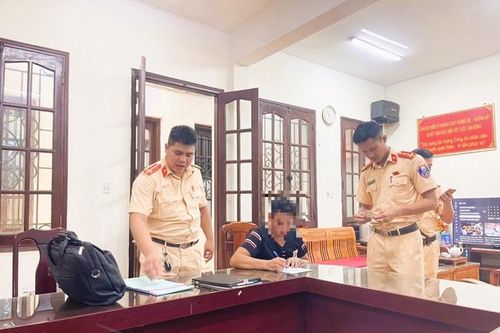 Quảng Ninh: Cản trở xe ưu tiên, tài xế xe tải bị xử phạt