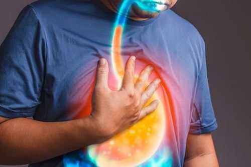 Xơ gan do rượu, người đàn ông bất ngờ sốc mất máu do giãn vỡ tĩnh mạch thực quản