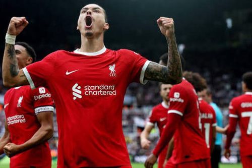 Van Dijk bị đuổi, Nunez hóa người hùng, Liverpool thắng ngược Newcastle để vào top 4 Ngoại hạng Anh