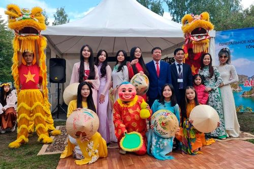 Việt Nam tham gia Ngày hội các dân tộc tại vùng Ural của Nga