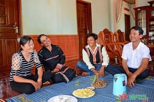 Thoát nghèo nhờ mô hình 'Gắn kết hộ'