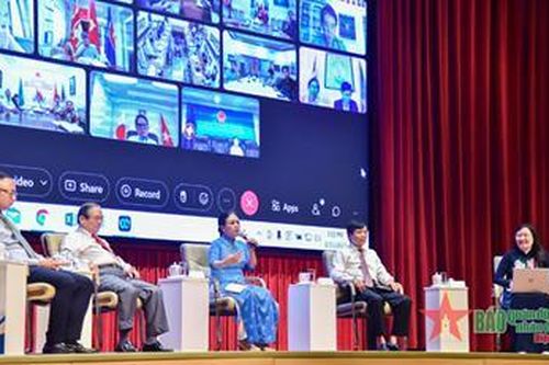 Giữ gìn và phát huy truyền thống vẻ vang, quyết tâm xây dựng ngành ngoại giao vững mạnh, toàn diện, hiện đại
