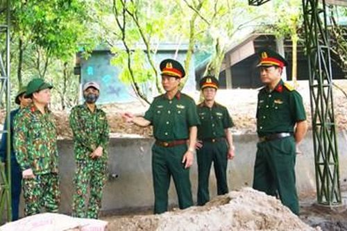 Phát huy dân chủ, hoàn thành tốt nhiệm vụ chính trị trung tâm