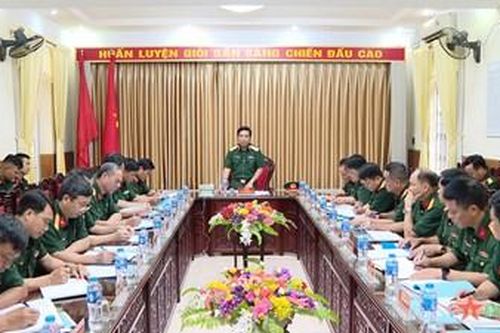 Trung tướng Nguyễn Doãn Anh kiểm tra công tác sẵn sàng chiến đấu của Lữ đoàn Tên lửa 490