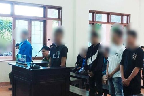 'Giận cá chém thớt'