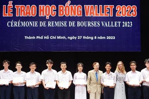 Sinh viên các tỉnh phía Nam được nhận Học bổng Vallet lên tới 28 triệu đồng/suất