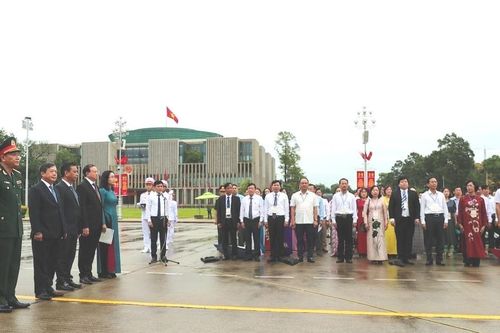Hơn 300 gương điển hình tiên tiến ngành văn hóa, thể thao, du lịch làm lễ báo công dâng Bác