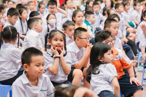 Cách giúp trẻ vượt qua nỗi sợ tâm lý vào lớp 1