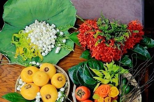Mâm lễ cúng Vu Lan thanh tịnh và đẹp mắt của người phụ nữ Hà Thành
