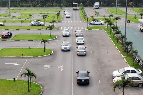 Đề xuất thí điểm học online đào tạo lái xe: Cơ quan quản lý nói gì?