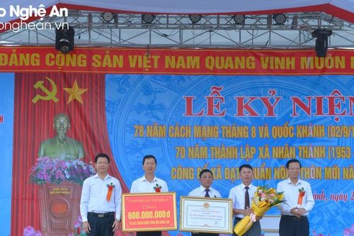 Xã Nhân Thành (Yên Thành) đón nhận Bằng công nhận xã đạt chuẩn nông thôn mới nâng cao
