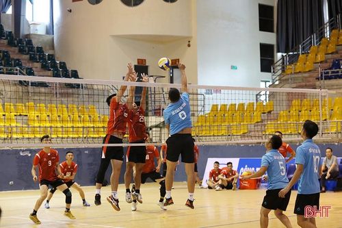 9 đội tranh tài Giải Bóng chuyền ngành Thông tin và Truyền thông