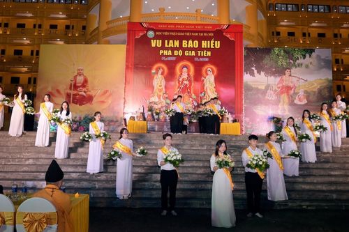 Lung linh đêm hoa đăng mùa Vu Lan hiếu hạnh