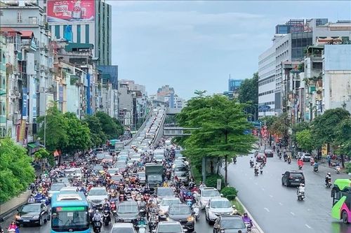 Ngày đầu tuần, ùn tắc trên nhiều tuyến phố Hà Nội