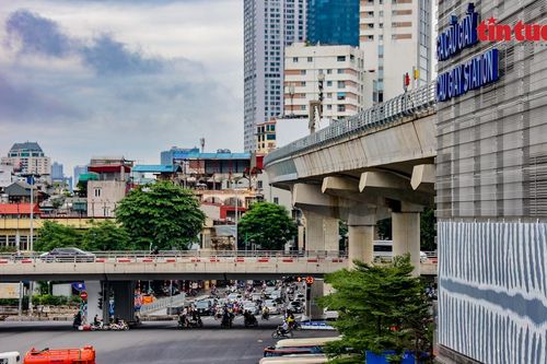 Trải nghiệm 8 nhà ga trên cao tuyến Metro Nhổn-ga Hà Nội