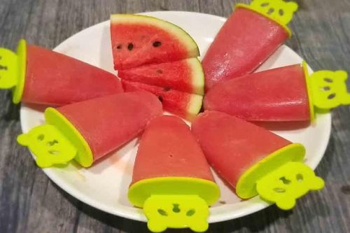 Cách làm kem trái cây vị dưa hấu đơn giản tại nhà