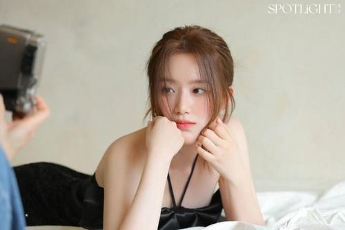 Nữ ca sĩ thường xuyên bị chỉ trích vô duyên, giờ đây lại gây sốt