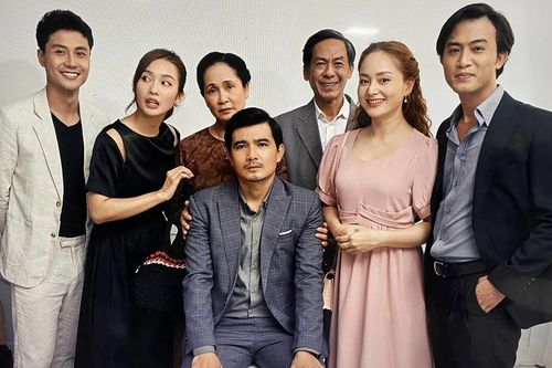 Gia Đình Mình Vui Bất Thình Lình: Hà hé lộ buổi chụp ảnh khiến Công méo mặt