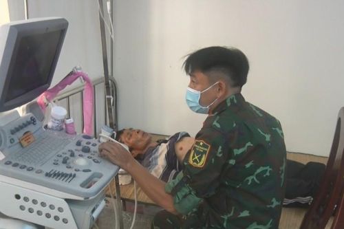 Đảo Phan Vinh, huyện Trường Sa cấp cứu ngư dân gặp nạn trên biển
