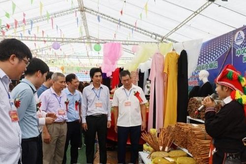 Lào Cai tổ chức hội chợ chuyên biệt vùng đồng bào dân tộc thiểu số và miền núi