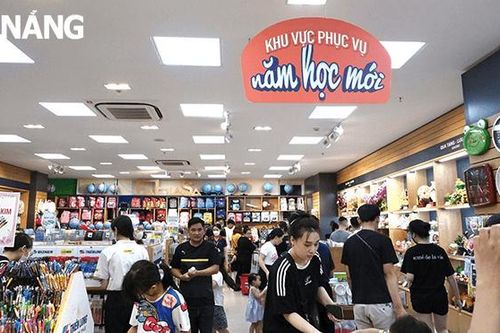 Cửa hàng văn phòng phẩm nhộn nhịp trước thềm năm học mới