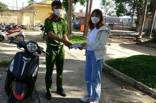 Trao trả tài sản trong vụ cướp cho người bị hại