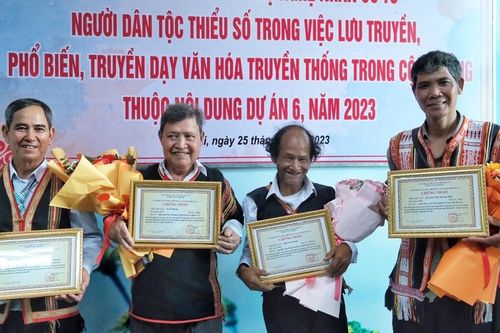 Tôn vinh cống hiến của nghệ nhân