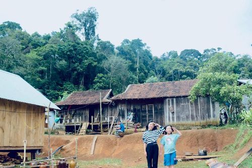 Qua miền rừng Kon Von