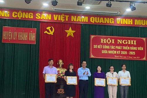 Khánh Vĩnh: Nỗ lực hoàn thành chỉ tiêu phát triển đảng viên