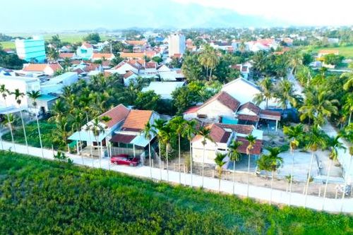Tháng Tám về Vạn Phú