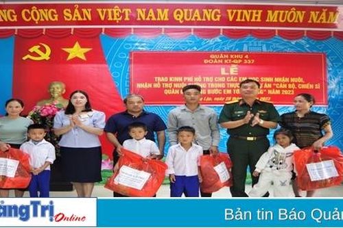 Đoàn KT – QP 337 trao trên 360 triệu đồng tiền nhận nuôi và hỗ trợ học sinh nghèo