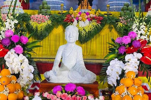 Khai tượng Phật hoàng Trần Nhân Tông bằng ngọc quý lớn nhất thế giới