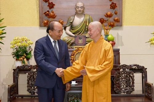 Nguyên Chủ tịch nước Nguyễn Xuân Phúc thăm Đức Pháp chủ GHPGVN nhân Đại lễ Vu lan