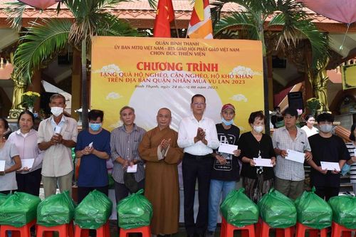 Chơn Đức thiền viện chia sẻ yêu thương nhân mùa Vu lan Phật lịch 2567