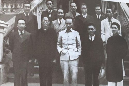 Bộ Tài chính khởi đầu gian khó và bài học lòng dân