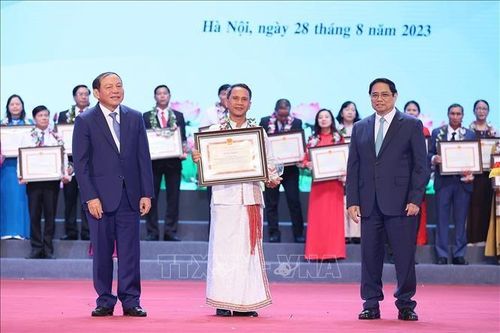 Thủ tướng: Tuyên dương gương điển hình trong lĩnh vực văn hóa, tô thắm truyền thống, tinh thần và khát vọng Việt Nam