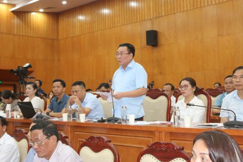 Ưu tiên kinh phí xử lý sạt lở bờ sông