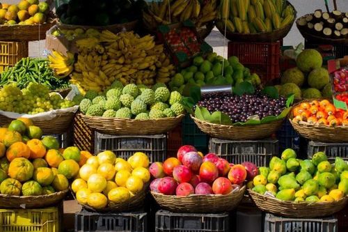 Thị trường hàng hóa đa dạng mùa Vu Lan